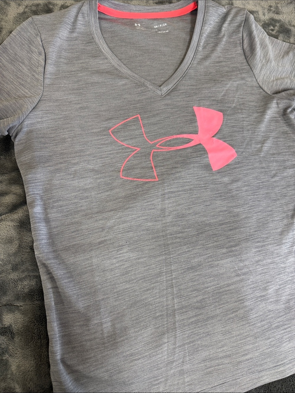 Under Armour Gray Short-Sleeve V-Neck Tee with Pink Logo Super Cute/Stylish